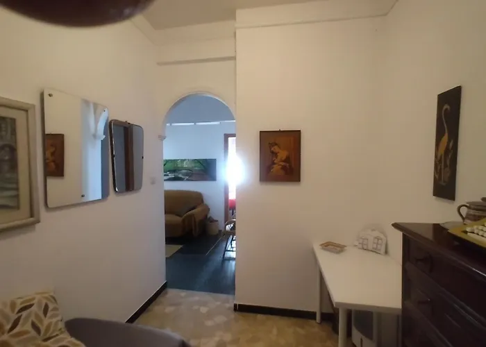 Trilocale Cecilia's Lägenhet Genua