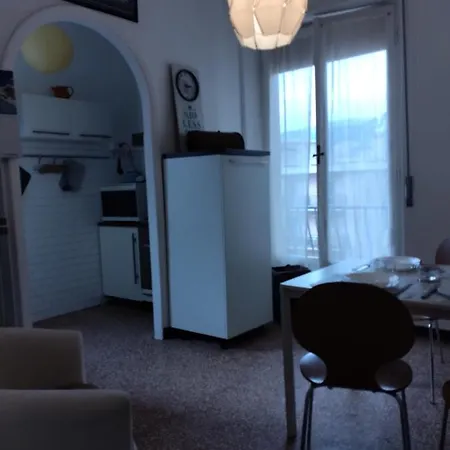 Trilocale Cecilia's Apartment Genoa